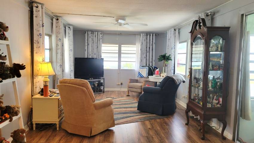 165 Juniper Drive West a Dundee, FL Mobile or Manufactured Home for Sale